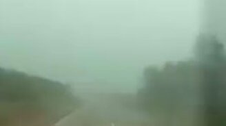 Проехал сквозь торнадо - смотреть видео (2:10)