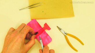 Бумажный самолёт с вибромотором - смотреть видео (11:22)