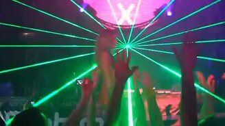 Не берите фотоаппарат на вечеринку - смотреть видео (0:21)