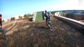 Экстремальные прыжки по крышам - смотреть видео (2:42)