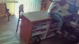 Ловушка для женщины от ящерицы - смотреть видео (0:24)