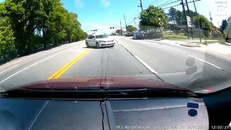 Красиво избежал столкновения - смотреть видео (0:26)