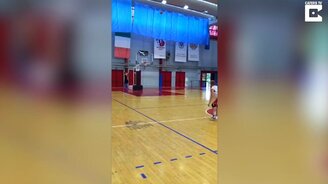 Баскетбольный гол-трюк - смотреть видео (0:16)