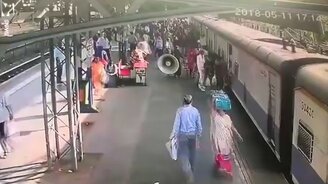 Военный с отличной реакцией - смотреть видео (1:33)