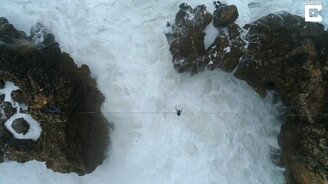 Канатоходец над бездной - смотреть видео (2:02)