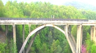 Пять зрелищных подрывов мостов - смотреть видео (10:04)