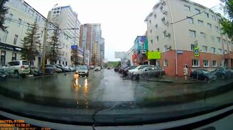 Когда не заметил открытый люк - смотреть видео (0:09)