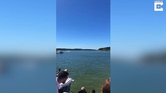 Езда на мотоцикле по воде - смотреть видео (0:33)