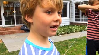 Творческий подход к вырыванию зубов - смотреть видео (10:18)