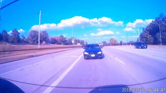 За рулём надо рулить! - смотреть видео (0:32)