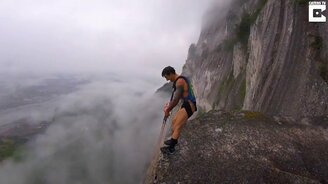 Экстремальный прыжок с парашютом - смотреть видео (0:32)