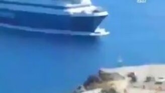 Крутой разворот парома - смотреть видео (1:27)