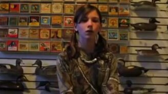 Девочка пародирует голоса птиц - смотреть видео (1:16)