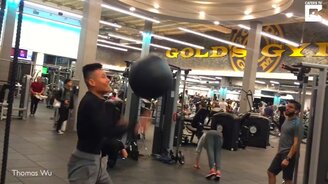 Мастерское боксирование по мячу - смотреть видео (0:34)