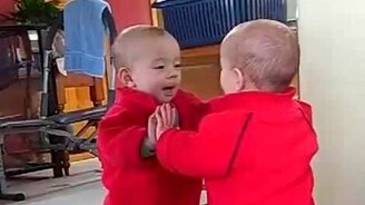 Малыш Нарцисс - смотреть видео (0:31)