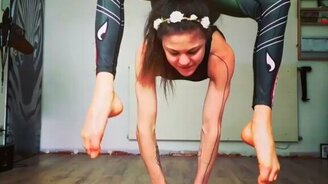 Самый трудный способ надеть очки - смотреть видео (0:47)