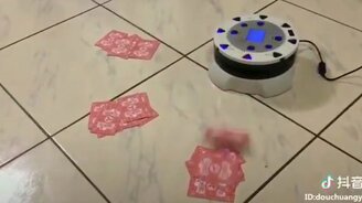 Машинка для автоматической раздачи карт - смотреть видео (0:12)