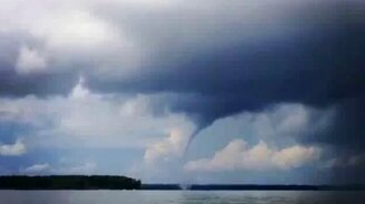 Смерч на Обском море - смотреть видео (0:32)