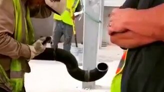 Как подшутить над сварщиком - смотреть видео (0:30)