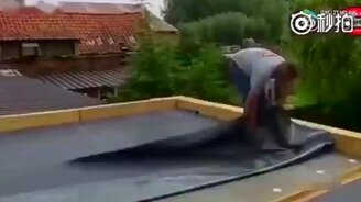 Аккуратная работа с крышей - смотреть видео (2:05)