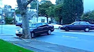 Девушка против полиции - смотреть видео (2:20)