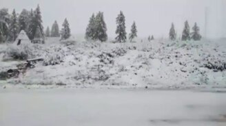 Снег посреди лета - смотреть видео (0:30)