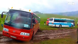 Водители автобусов на бездорожье - смотреть видео (11:47)