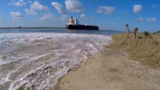 Суда нагоняют волны - смотреть видео (10:25)