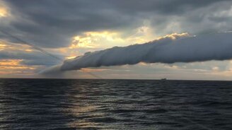 Рулонное облако в шторм - смотреть видео (3:22)