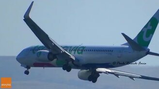 Посадка при сильном ветре сбоку - смотреть видео (0:50)