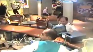 Внутри лайнера в шторм - смотреть видео (6:34)