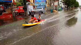 Сёрфинг по городским улицам - смотреть видео (1:10)
