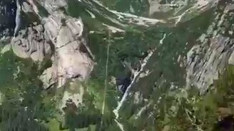 На фуникулёре через Альпы - смотреть видео (0:36)