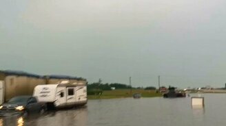 На лодке по улице - смотреть видео (0:25)