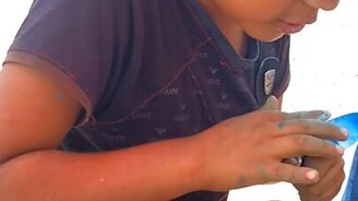 Юный талантливый художник - смотреть видео (1:18)