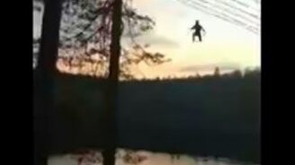 Суровая тарзанка на озере - смотреть видео (0:14)