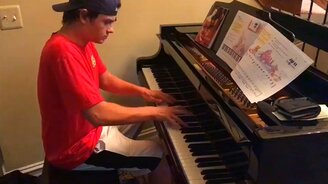 Доставщик-пианист - смотреть видео (1:29)
