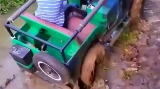 Тест-драйв мини-джипа - смотреть видео (1:00)