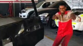 Безопасные танцы возле авто - смотреть видео (0:14)