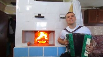 Песня молодого парня под гармошку - смотреть видео (1:56)