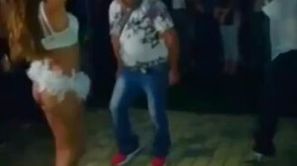 Когда медведица вышла из леса - смотреть видео (0:34)