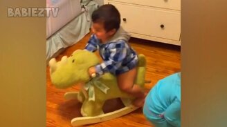 Дети атакуют улыбками - смотреть видео (10:25)