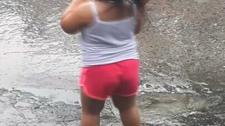 Малышка танцует по-взрослому - смотреть видео (0:22)