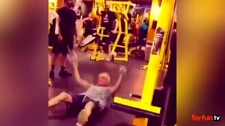 Странности в тренажёрном зале - смотреть видео (10:30)