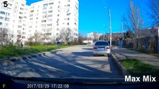 Когда забыл поставить авто на ручник - смотреть видео (5:20)