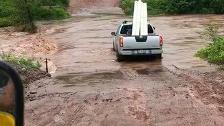 Пикап уплыл прочь - смотреть видео (1:10)