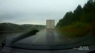 Погасил серьёзный занос - смотреть видео (0:26)