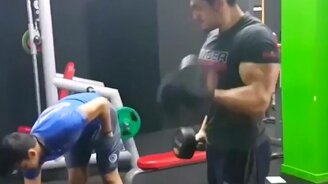 Сверхподвижные плечи - смотреть видео (0:30)