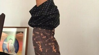 Реакция собаки на йогу хозяина - смотреть видео (0:53)