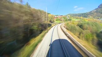 Расслабляющие кадры из поезда - смотреть видео (17:18)